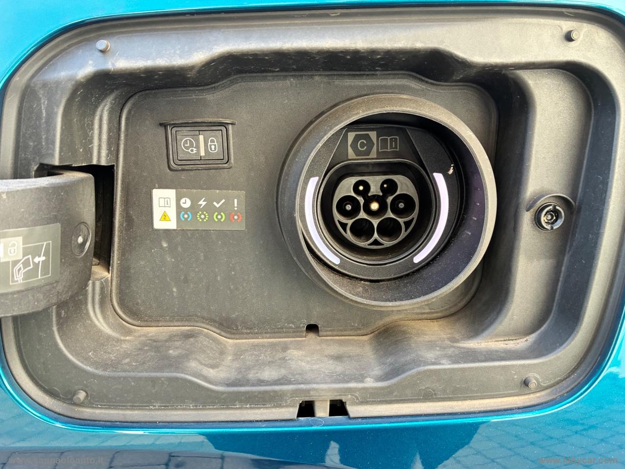 PEUGEOT 408 Hybrid 225 e-EAT8 Allure Pack