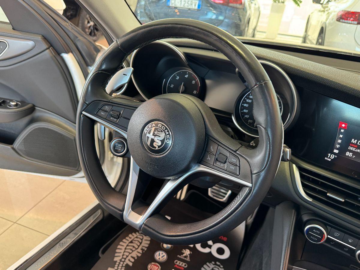 ALFA ROMEO Giulia 2.2 210 CV AT8 AWD Q4 Veloce
