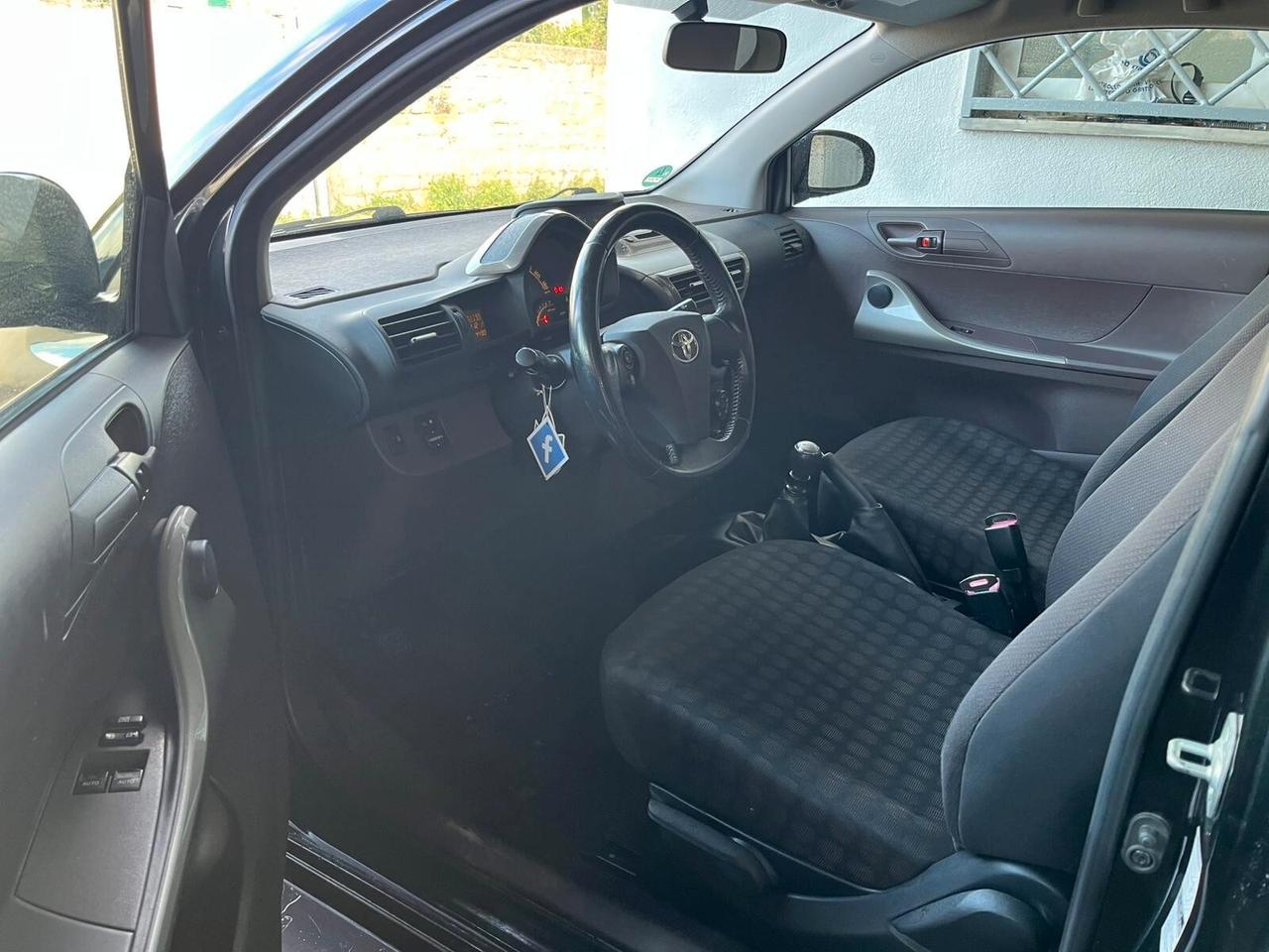 Toyota iQ 1.0