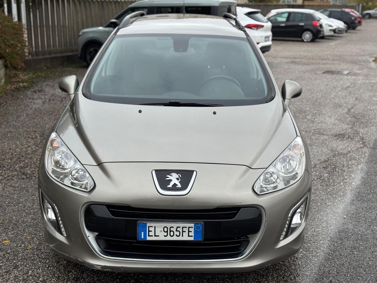 Peugeot 308 1.6 e-HDi 112CV Neopatentati