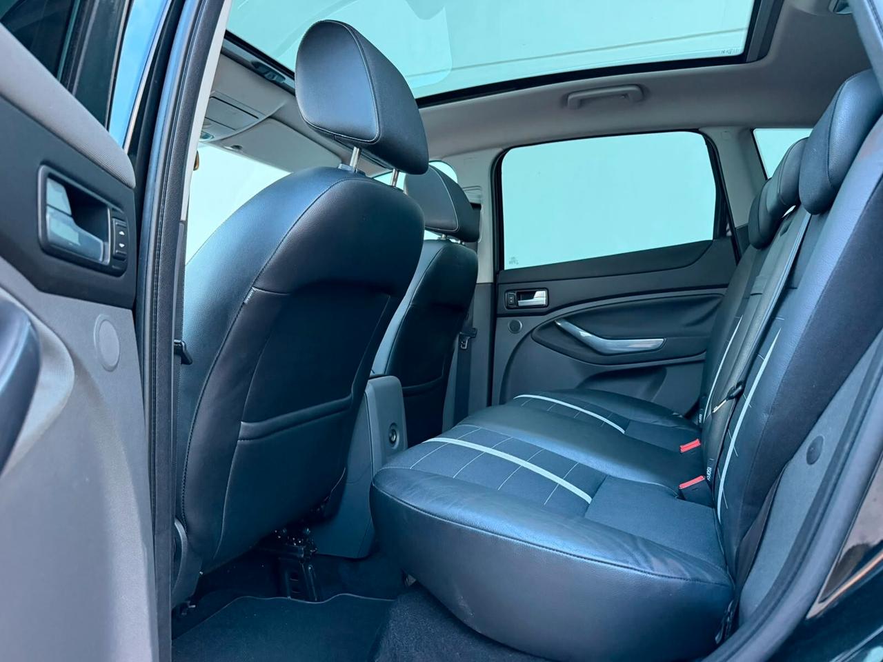 Ford Kuga 2.0 TDCi 136 CV 4WD Titanium TETTO