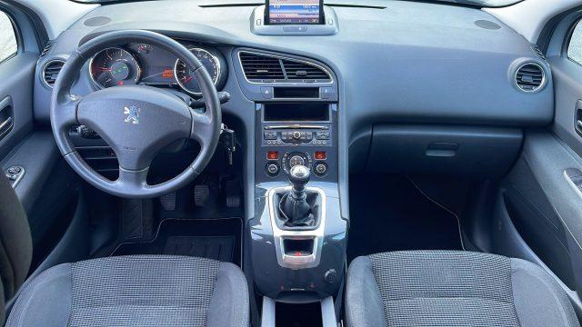 PEUGEOT 5008 1.6 HDi 112CV Business
