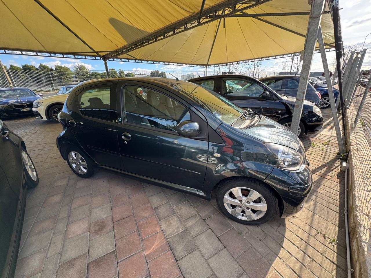 Toyota Aygo 1.0 12V VVT-i 5 porte Deep Ocean Connect