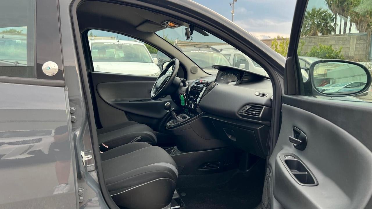 Lancia Ypsilon 0.9 TwinAir 85 CV 5 porte Metano Ecochic Mya