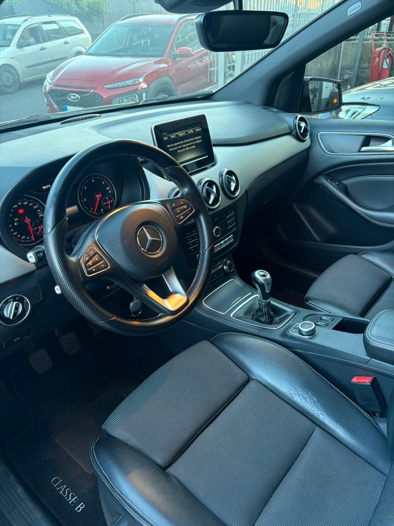 Mercedes-benz B 200 d Premium
