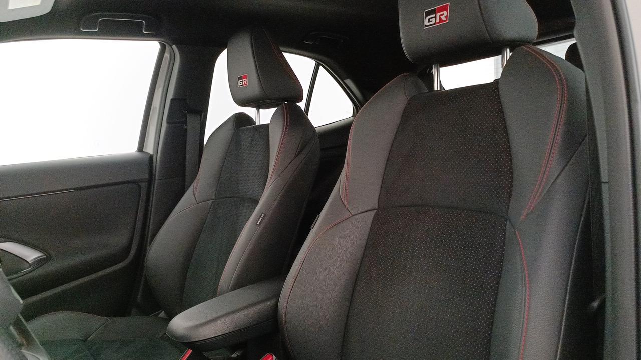 TOYOTA Yaris Cross 1.5h GR Sport fwd 116cv e-cvt