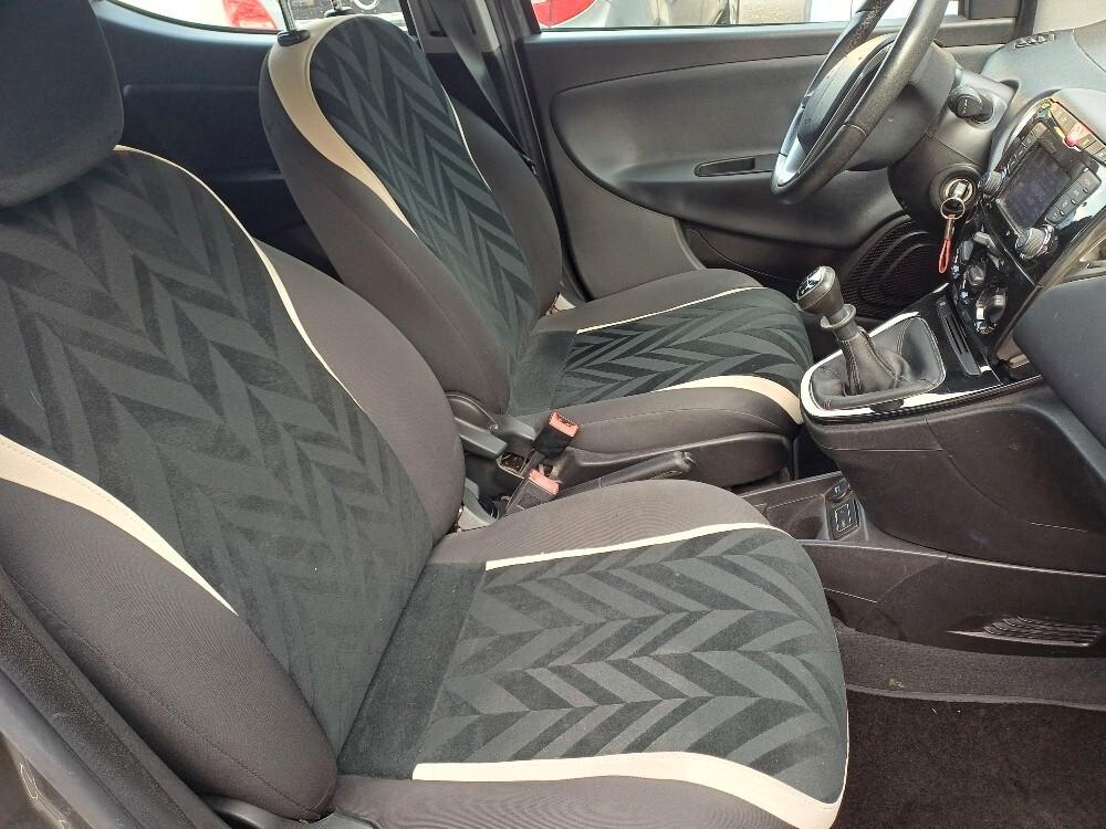 Lancia Ypsilon 1.200 5 Porte Gold