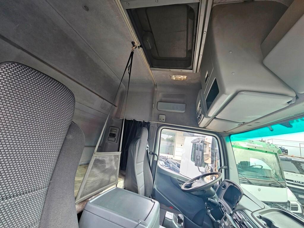 MERCEDES AXOR 1833 FRIGO CON PEDANA-2011