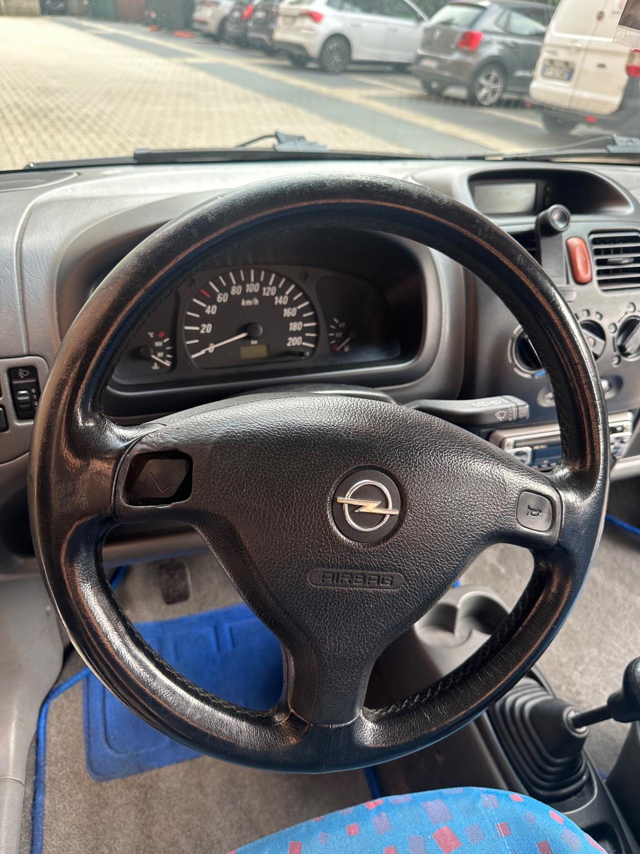 Opel Agila 1.2 16V Cosmo