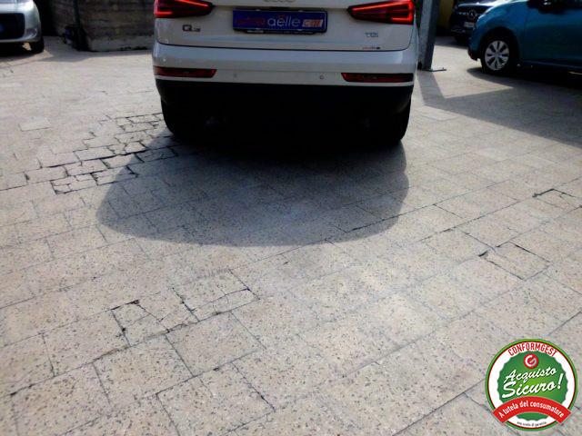 AUDI Q3 2.0 TDI 120 CV Business