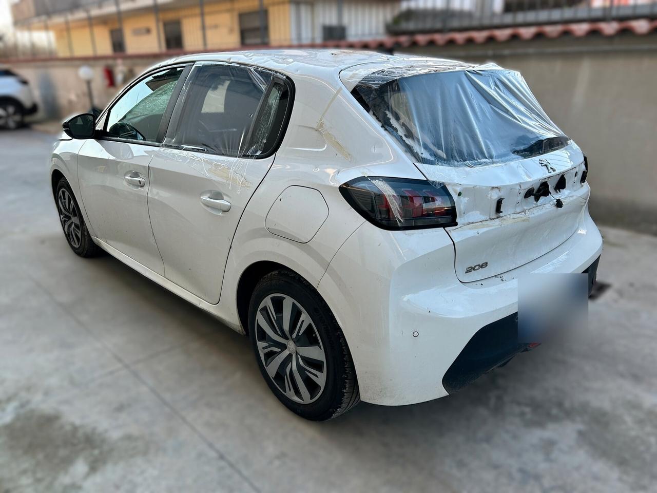 Peugeot 208 1.5 HDi 100CV - 2023 Incidentata