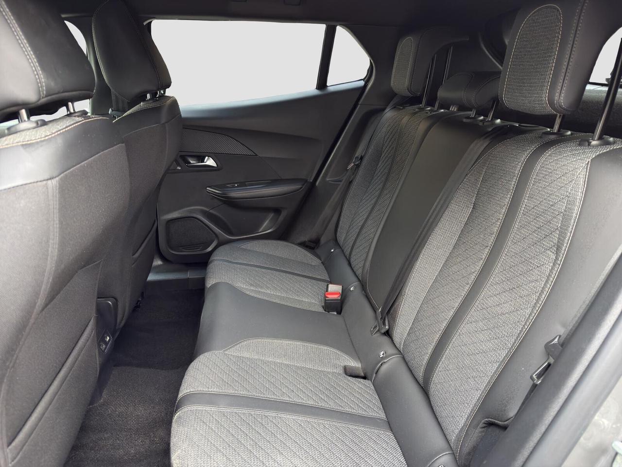 Peugeot 2008 1.5 bluehdi 130cv Allure 2023