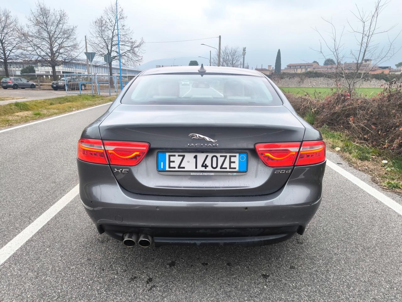 JAGUAR XE 2,0 180CV- AUTOMATICA-EURO 6- MOTORE NUOVO