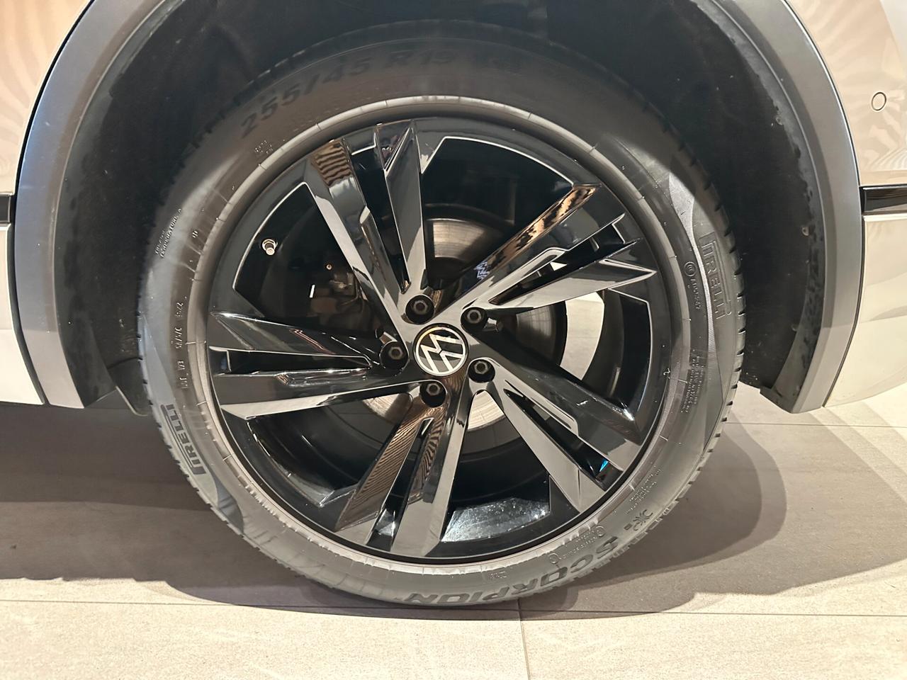 Volkswagen Tiguan 2.0 TDI 150 CV SCR R-Line