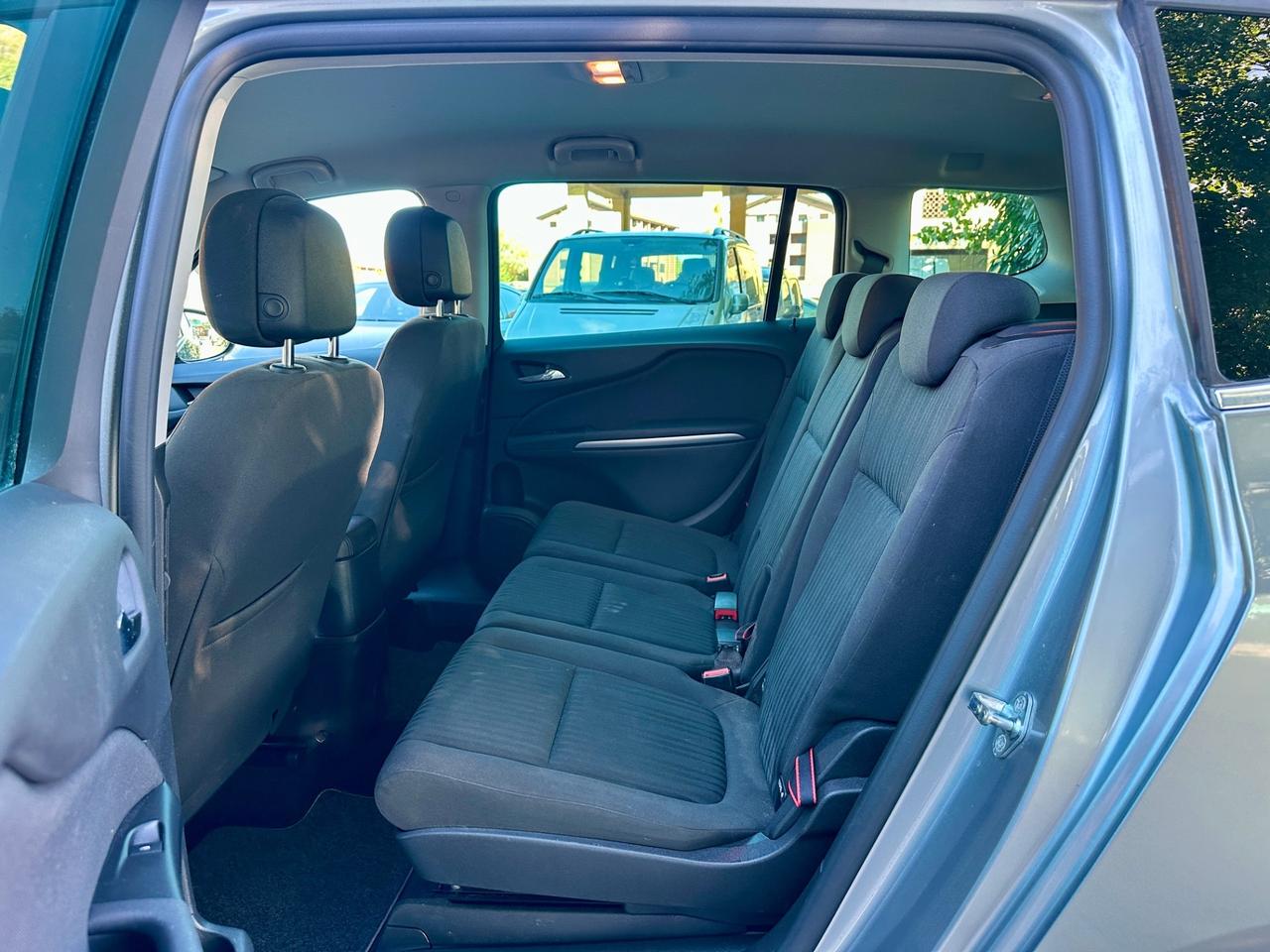 Opel Zafira Tourer 1.6 Turbo soli 115000 km 7 posti
