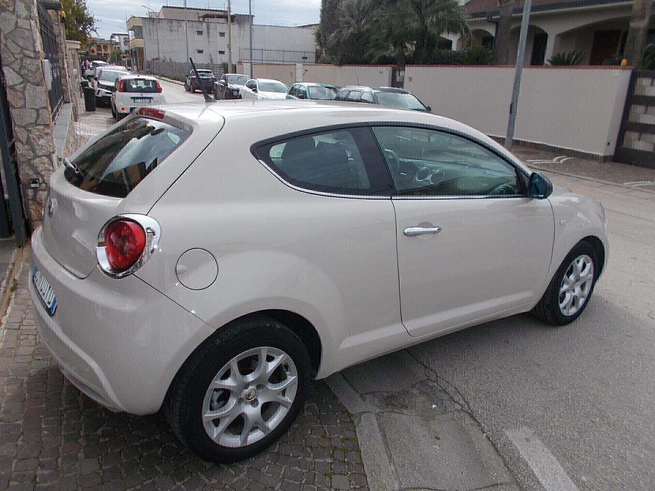 Alfa Romeo MiTo 1.3 JTDm-2 95 CV S&S Distinctive