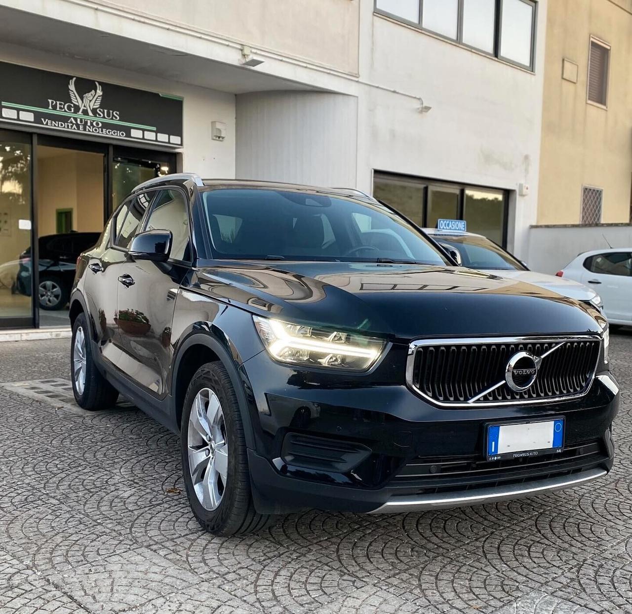 Volvo XC40 T2 Momentum Pro