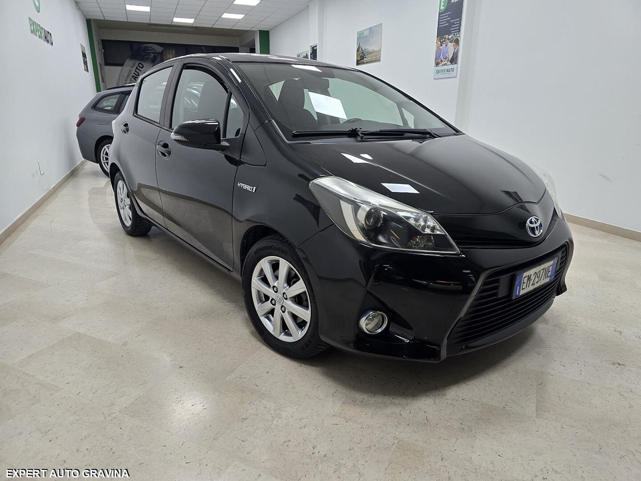 TOYOTA YARIS 1.5 HYBRID LOUNGE