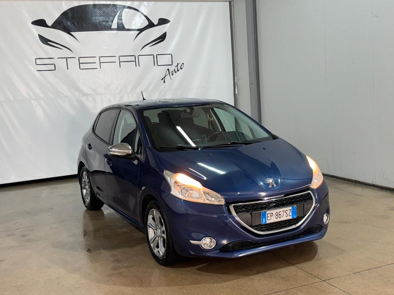 Peugeot 208 1.4 HDi 68 CV 5 porte Allure