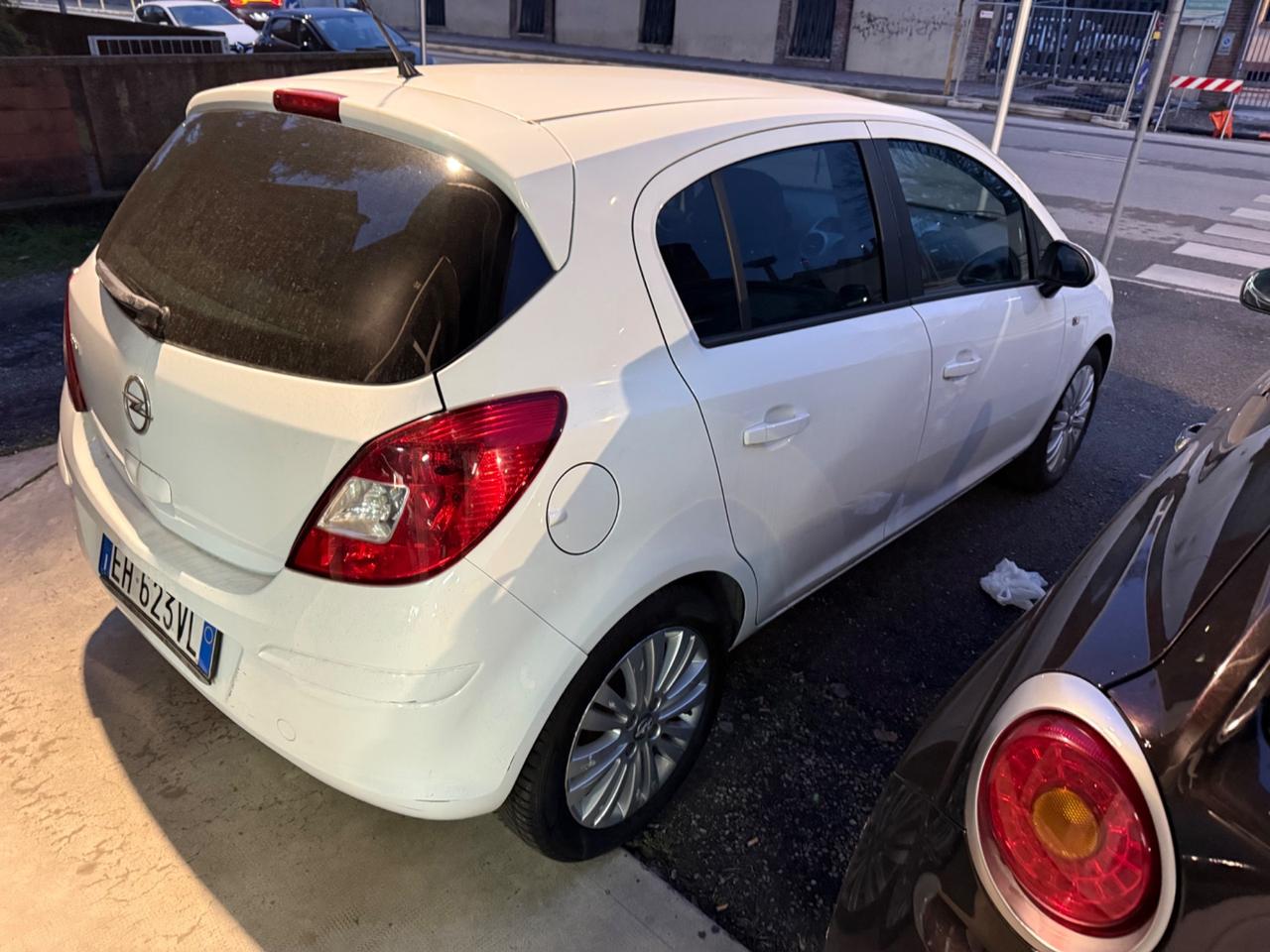 Opel Corsa 1.2 5 porte Cosmo