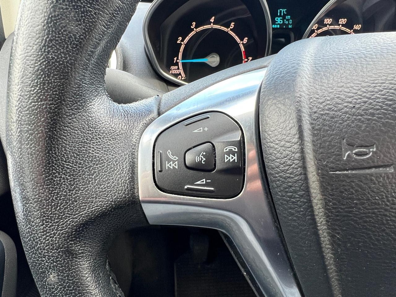 Ford Fiesta 1.2 60CV 5 porte-2015OK NEOPATENTATI