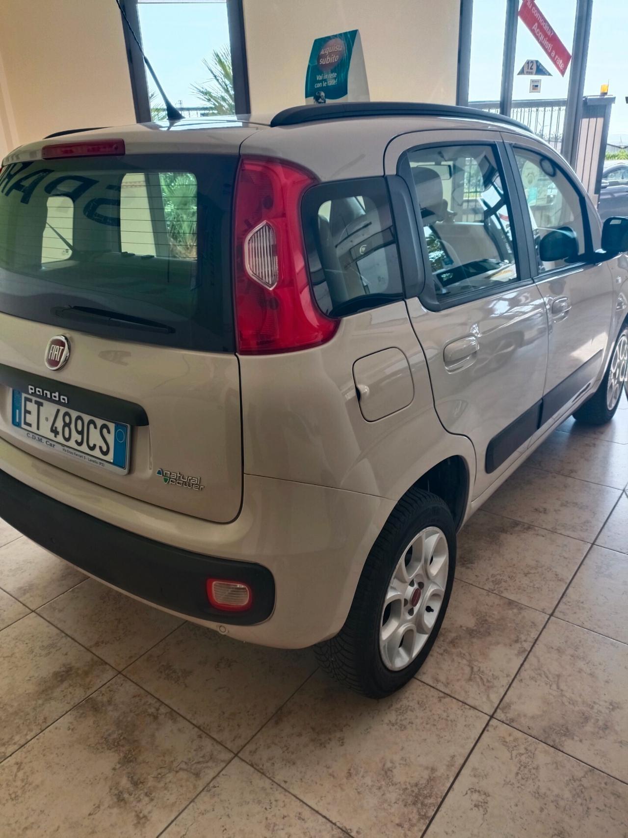 Fiat Panda versione lounge natural power