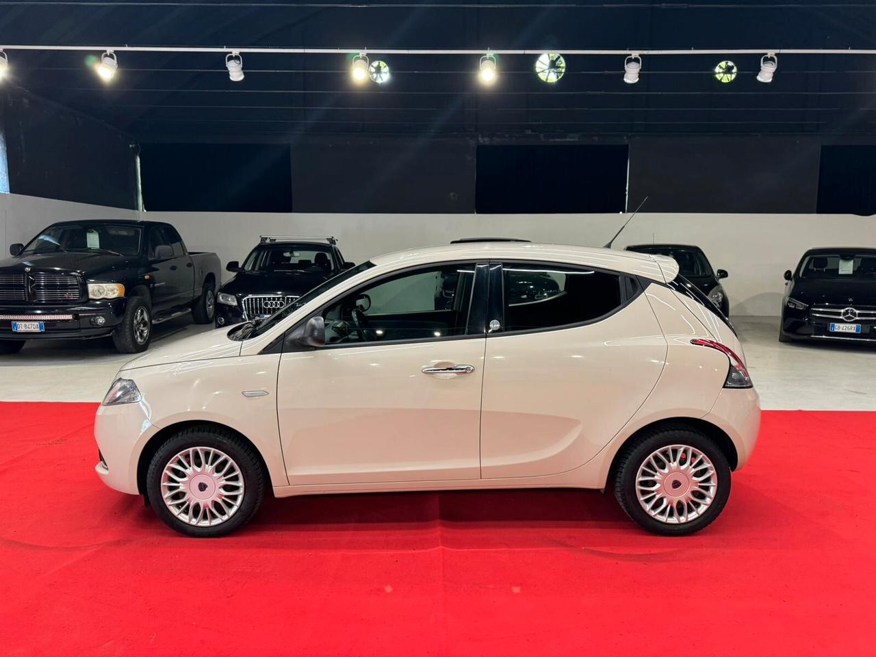 LANCIA YPSILON NEOPATENTATI