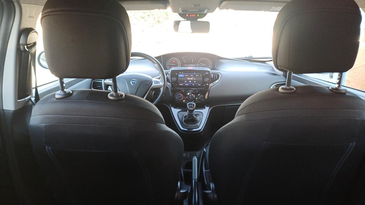 Lancia Ypsilon 1.0 FireFly 5 porte S&S Hybrid Gold