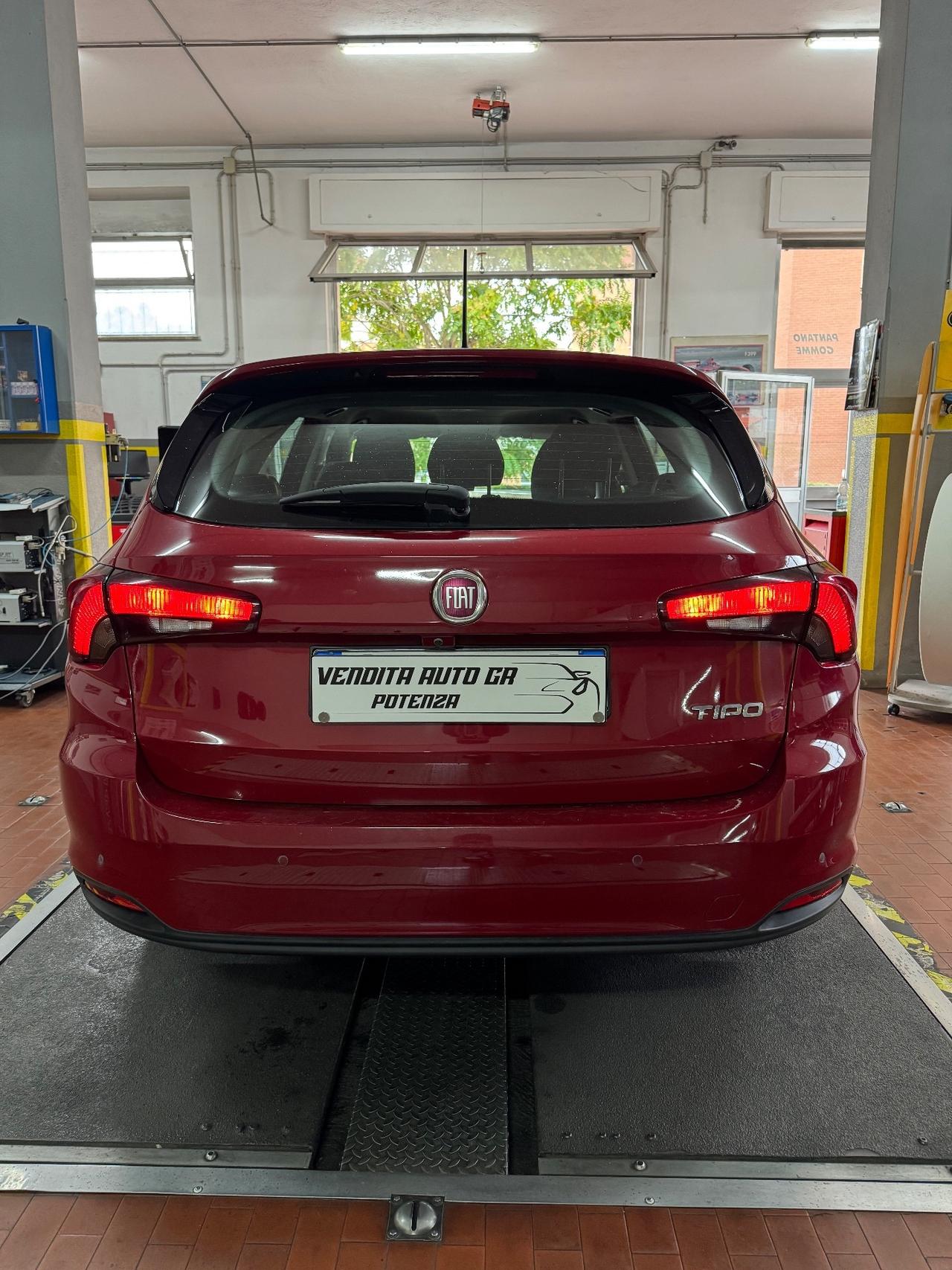 Fiat Tipo 1.4 T-Jet 120CV GPL SW Lounge
