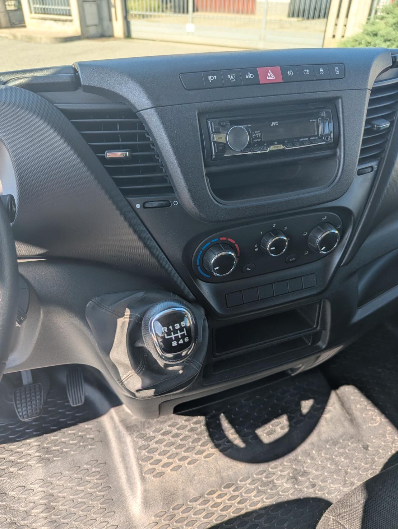Iveco Daily 35S20 L pochi km
