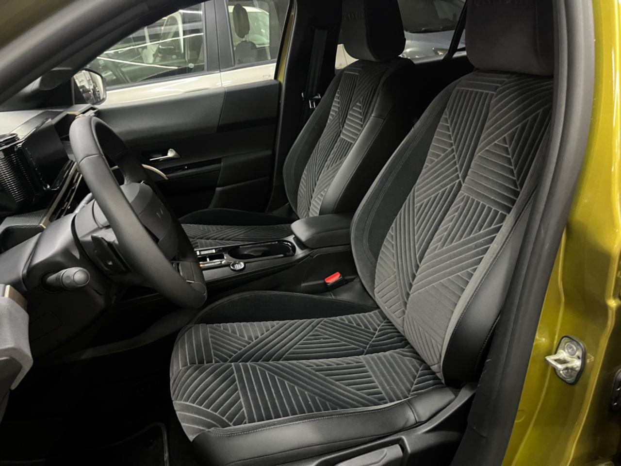 Lancia Ypsilon Hybrid e-DCT Edizione Cassina