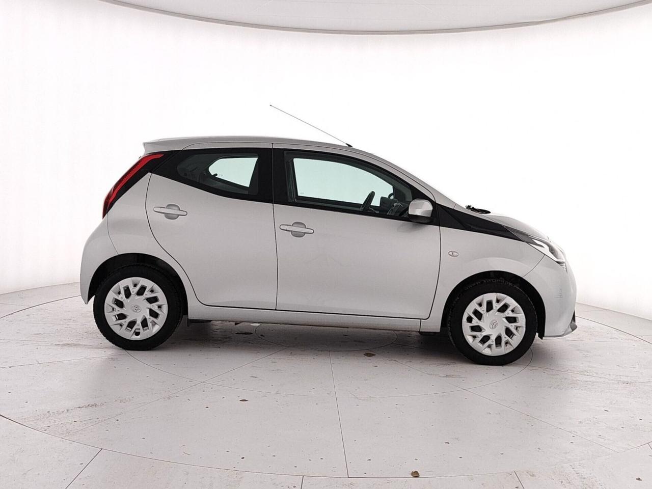 Toyota Aygo 1.0 VVT-i 69 CV 5 porte x-business