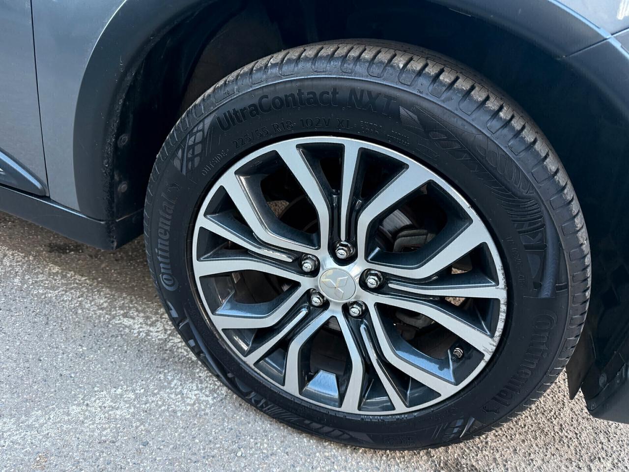 Mitsubishi Outlander 2.2 Plus 7 Posti