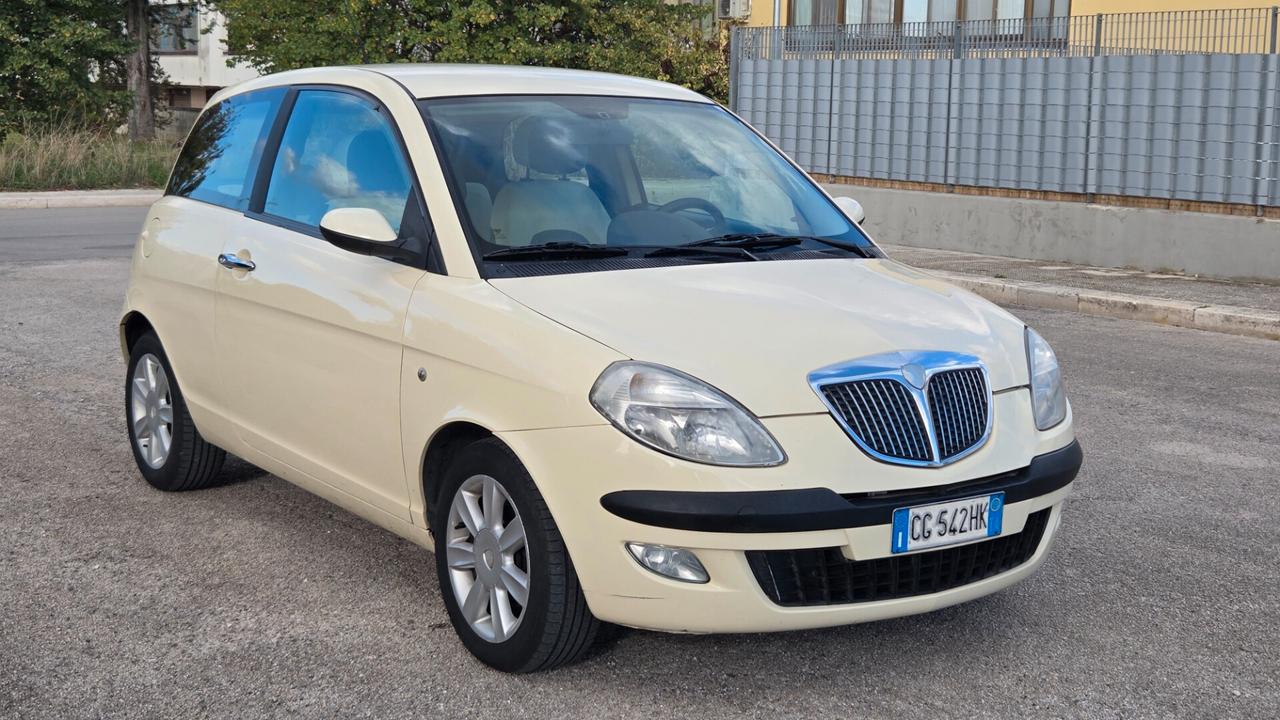 Lancia Ypsilon 1.2 Argento