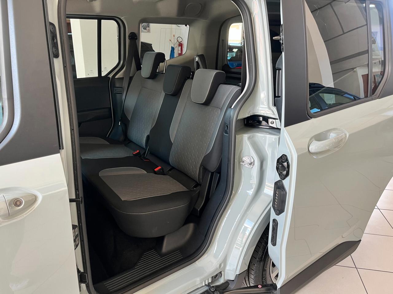 Ford Tourneo Courier Tourneo Courier 1.0 EcoBoost Titanium