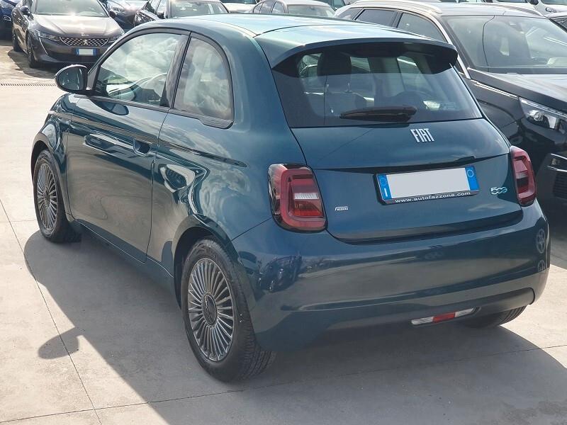 FIAT NUOVA 500e 118CV ICON 42 kWh NAV 10 KM 9MILA
