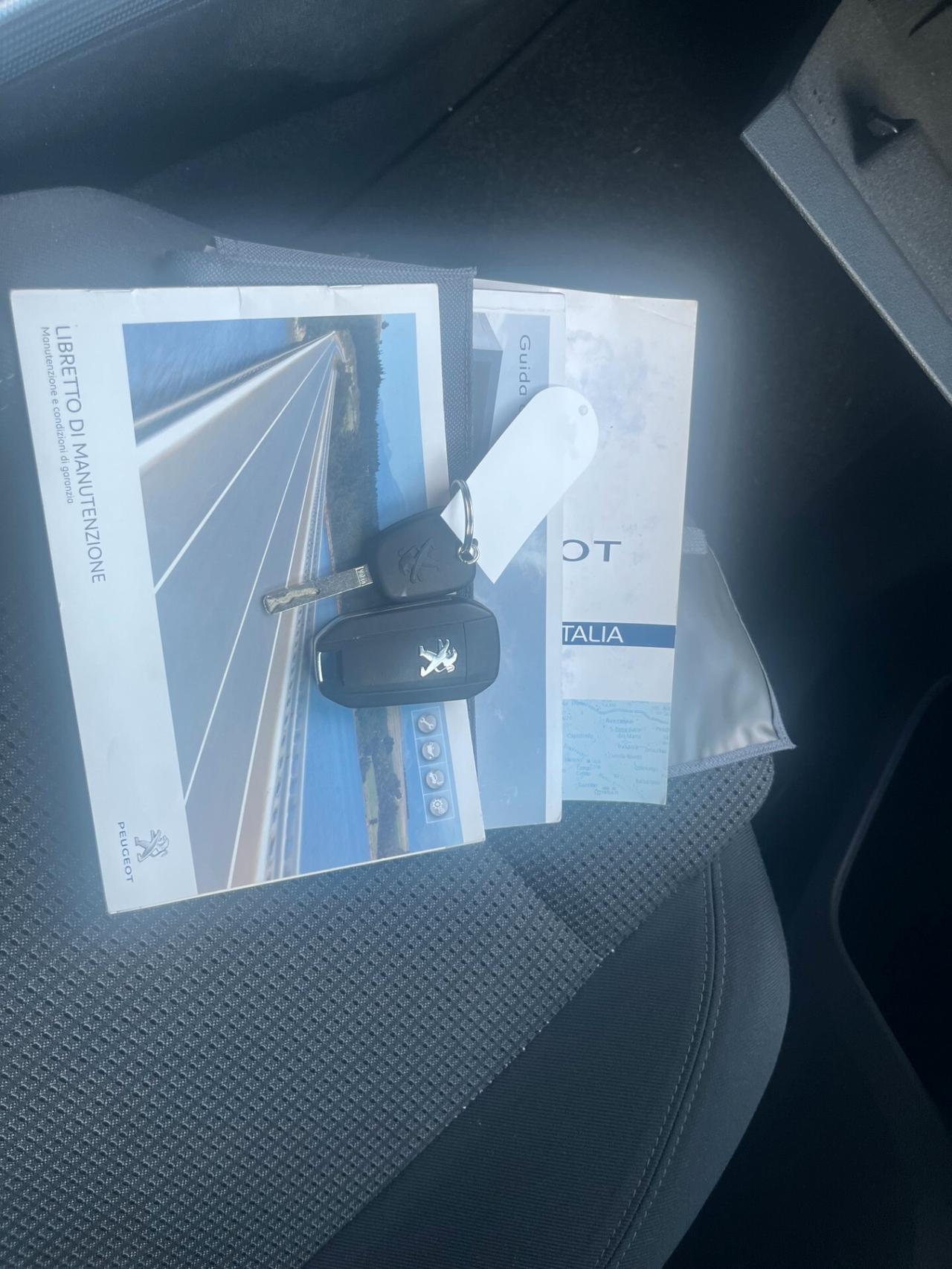 Peugeot 508 1.6 e-HDi 112CV cambio robotizzato S&S SW Ciel Business