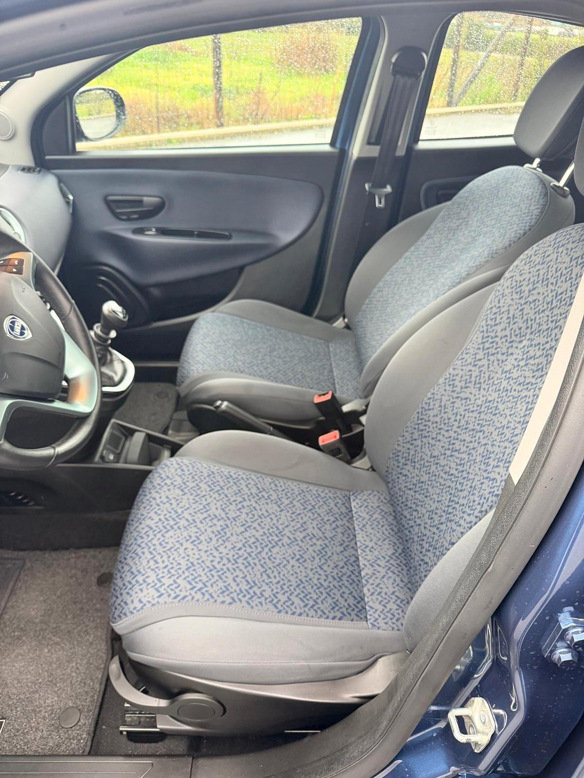 Lancia Ypsilon 1.0 5 porte S&S Hybrid Gold INCLUSO PASSAGGIO