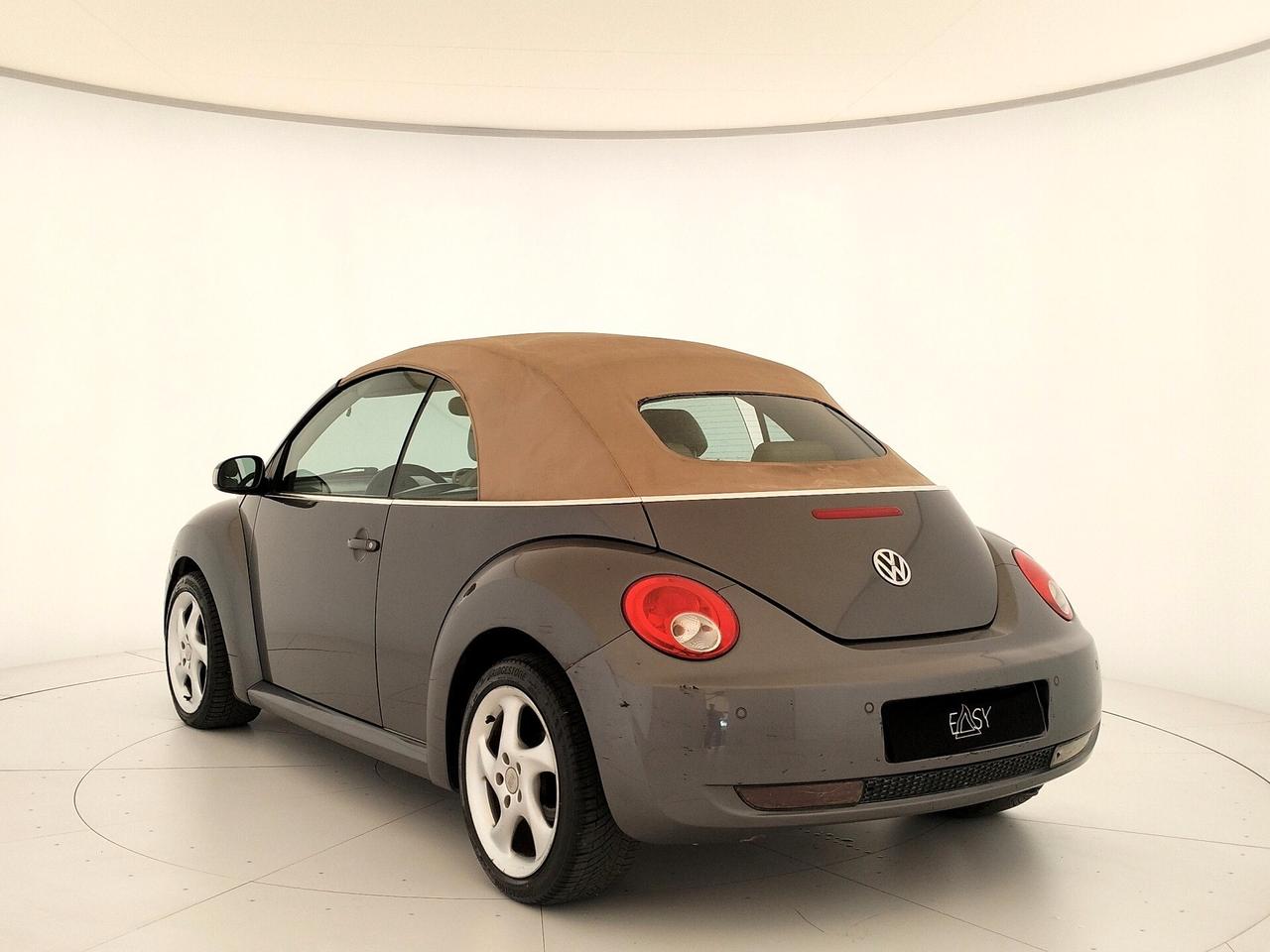 Volkswagen New Beetle 2.0 Cabrio aut.