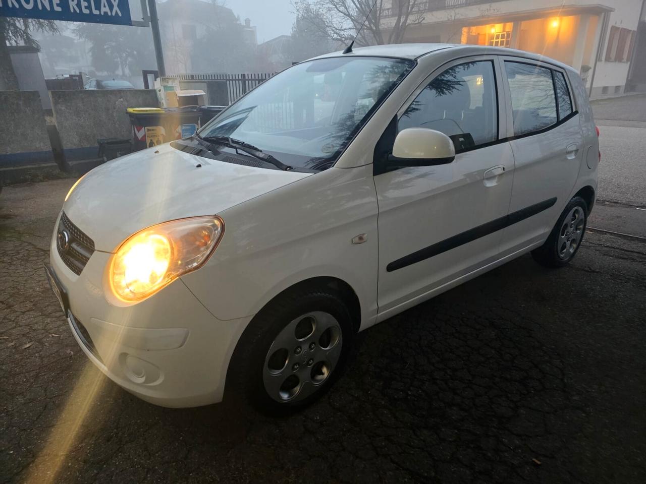Kia Picanto 1.0 12V Town Bi-Fuel rate 99,00