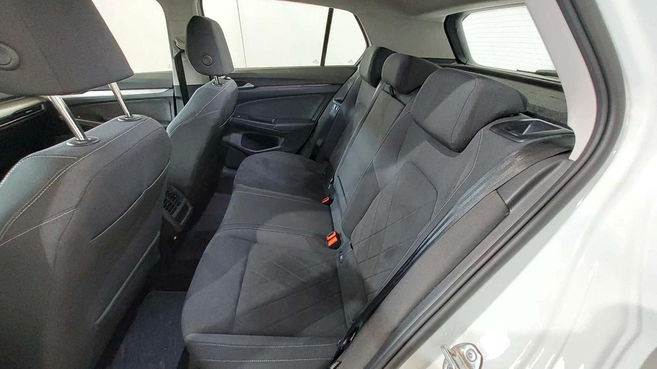 Volkswagen Golf 1.5 TGI DSG_NAVI_R18_CAMERA_MASSAGGIO