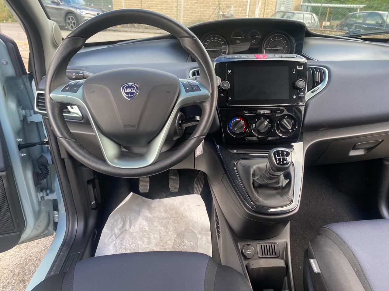 Lancia Ypsilon 1.0 FireFly 5 porte S&S Hybrid Gold