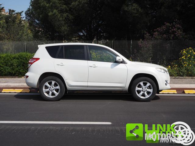TOYOTA RAV 4 2.2 D-4WD Luxury