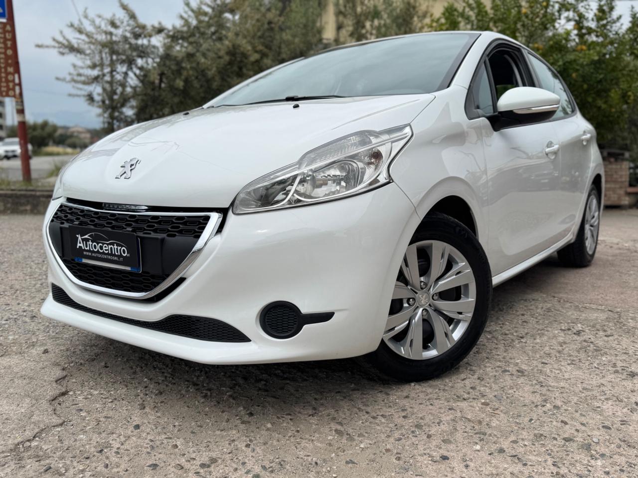 Peugeot 208 1.4 e-HDi 68 CV S&S robotizzato 5 porte Active
