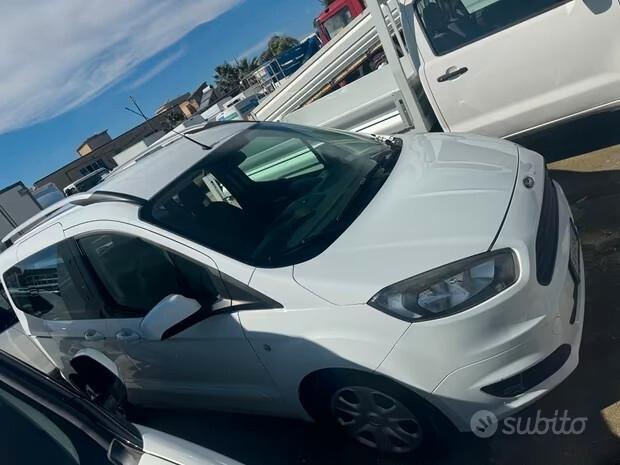 Ford 4 posti autocarro 1.5 tdci anno 2017