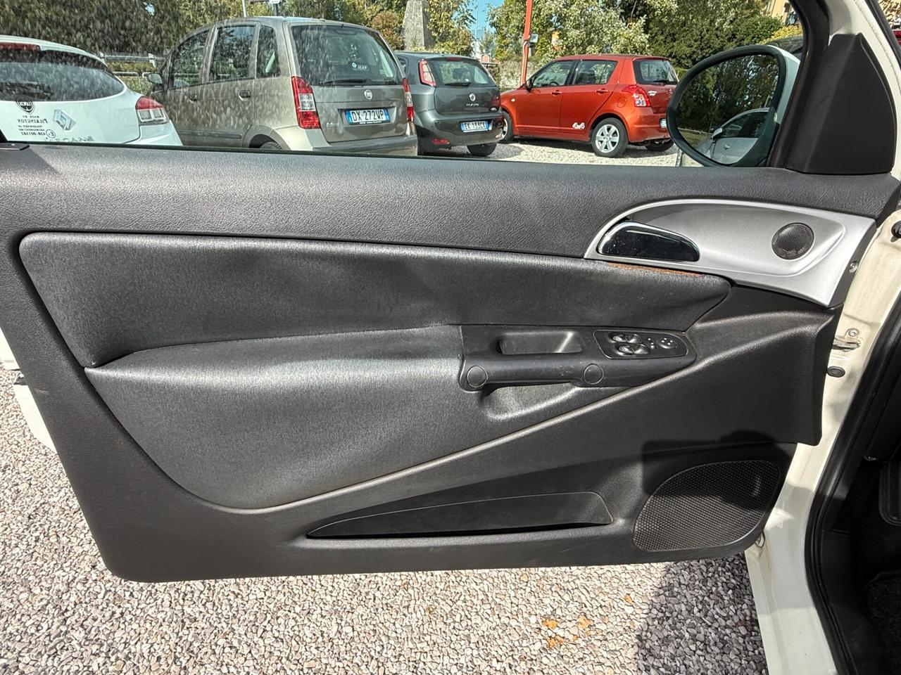 Lancia Ypsilon 1.4 Argento Ecochic GPL