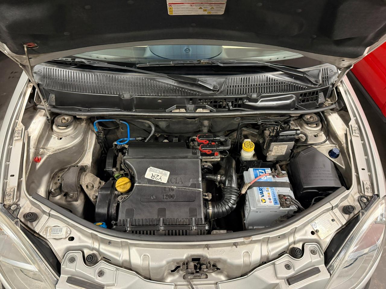 Lancia Ypsilon 1.2 16V Platino