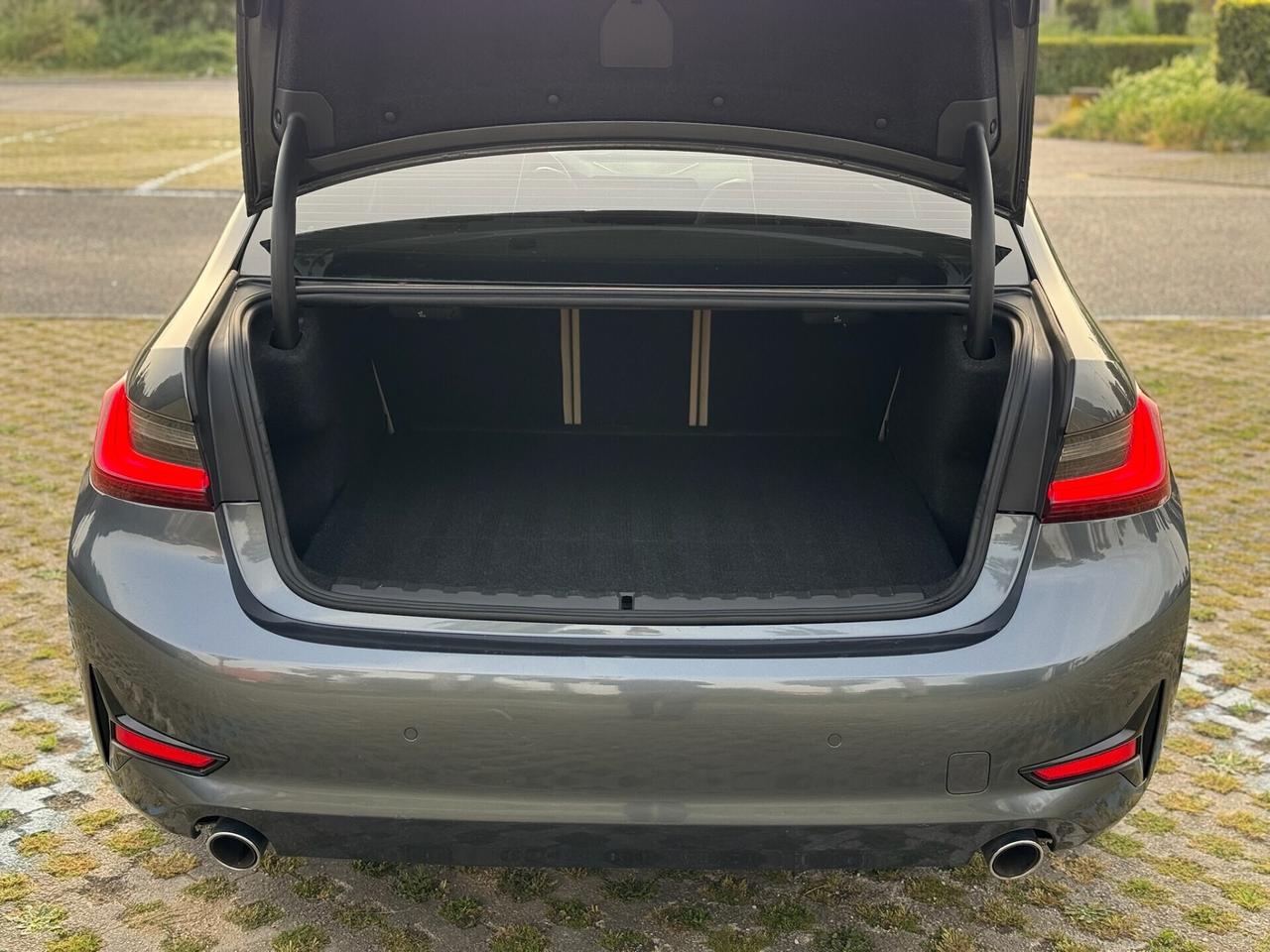 BMW 318d 2022 48V 2.0 150cv automatica