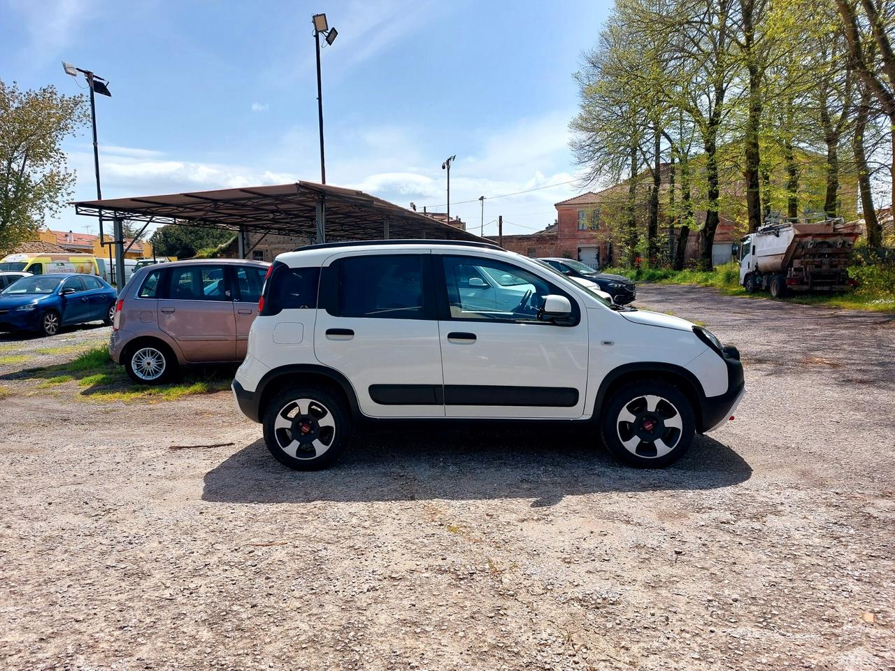 Fiat Panda 1.0 Hybrid City Cross - 18.000 Km.-2023
