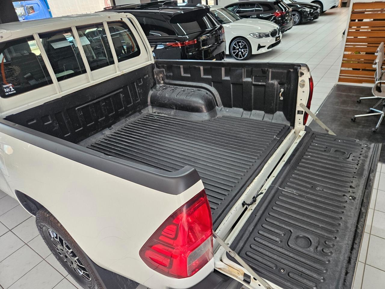 Toyota Hilux 2.4 d-4d Executive 4wd IVA ESPOSTA